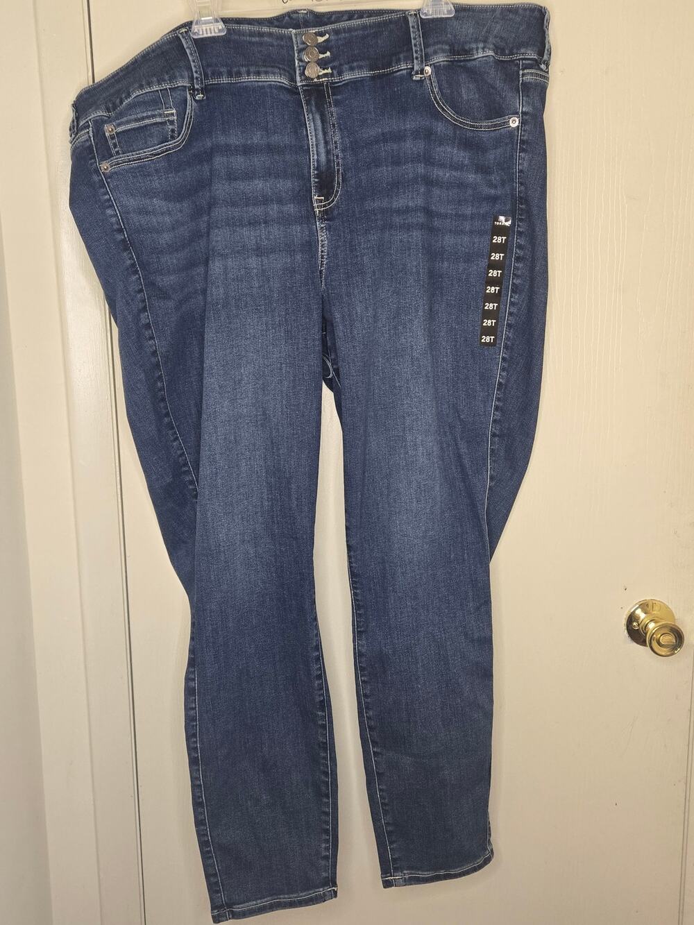 Women's Torrid 28T Jegging Super Soft and Stretchy Dark Wash